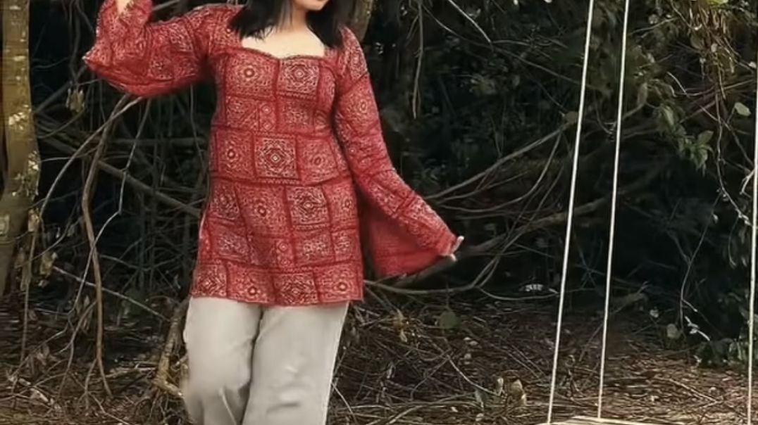 🧠 “নিজেকে বোঝাতে শেখো, কারণ অন্যরা শুধু বিচার করতে জানে।”